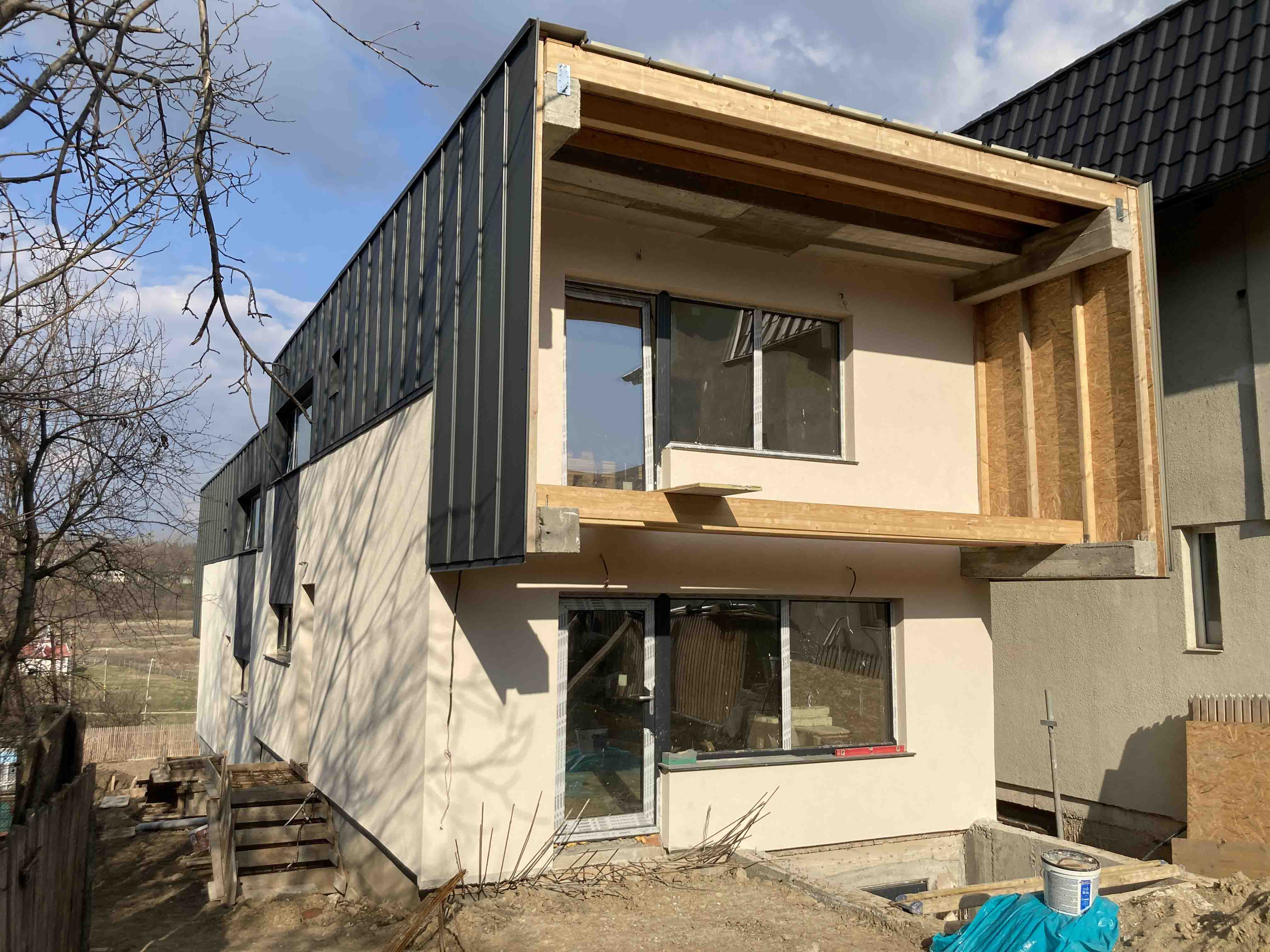 Poza cu constructia reala.